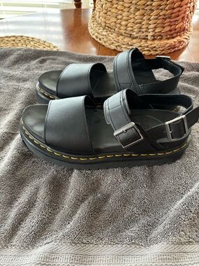 Dr. Martens Voss Black Platform Sandals Women’s Size 9 US / 41 EU